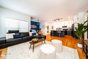 The Obsolete Suite - King Bed - Fireplace - Pet Friendly